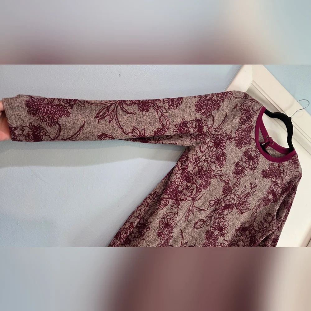 Women's St. John's Bay Pullover Sweater in Gray and Burgundy, Size M - Picture 6 of 14